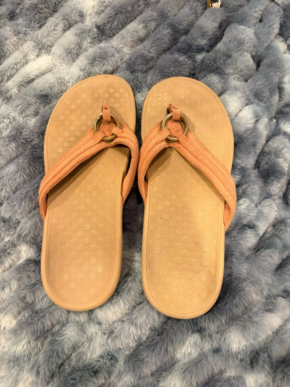 Vionic Tide Aloe Peach Suede Flip Flop with Gold O-Ring  Accent